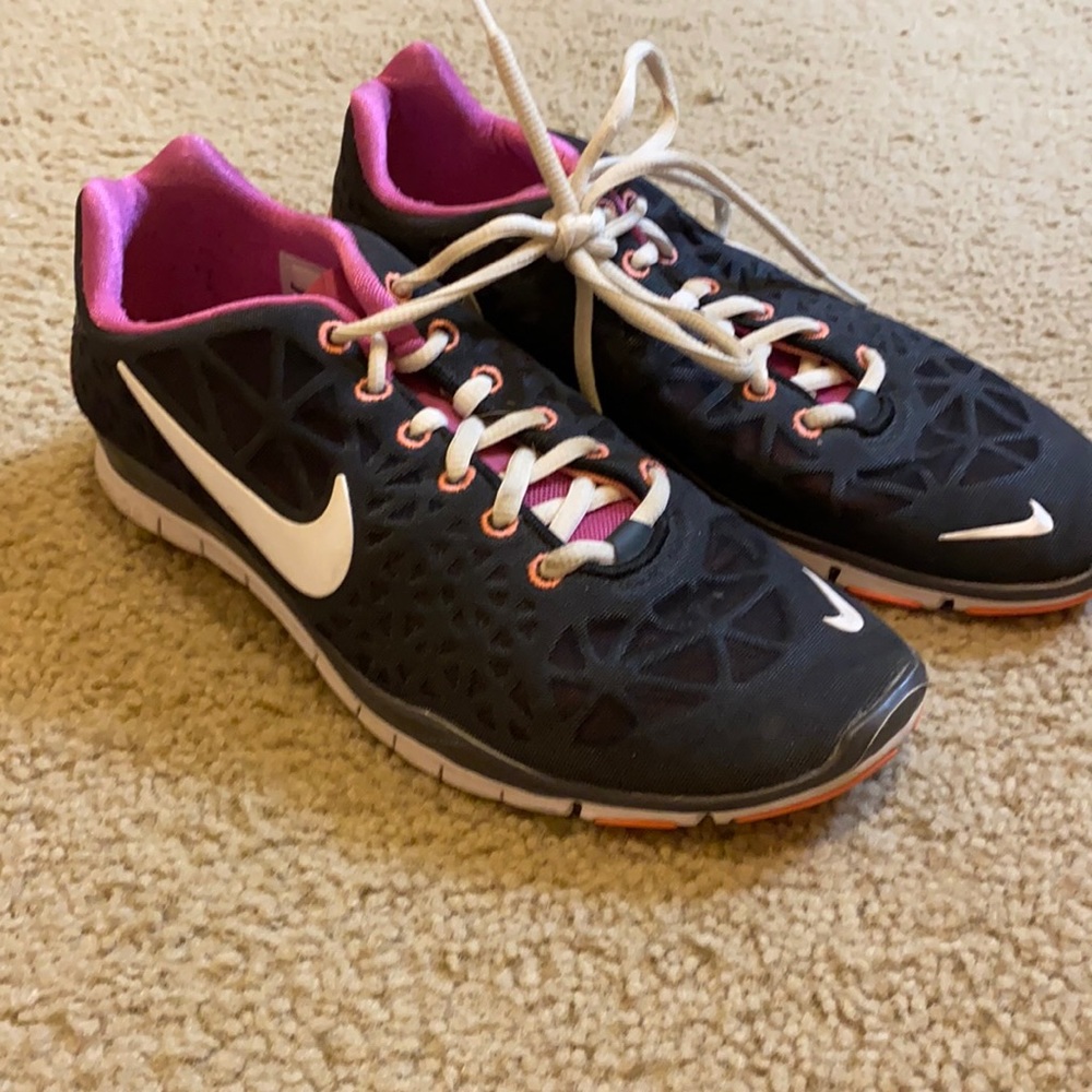 Nike tennis shoes